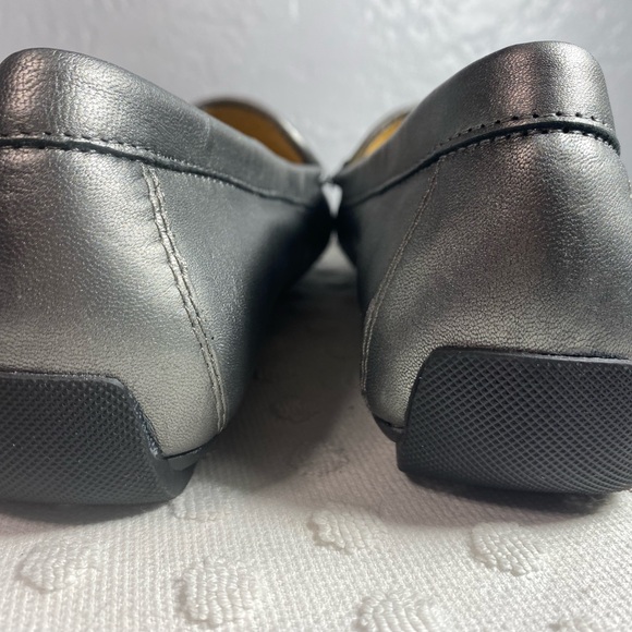 Vaneli Adrik Loafer (Women) - Picture 7 of 15